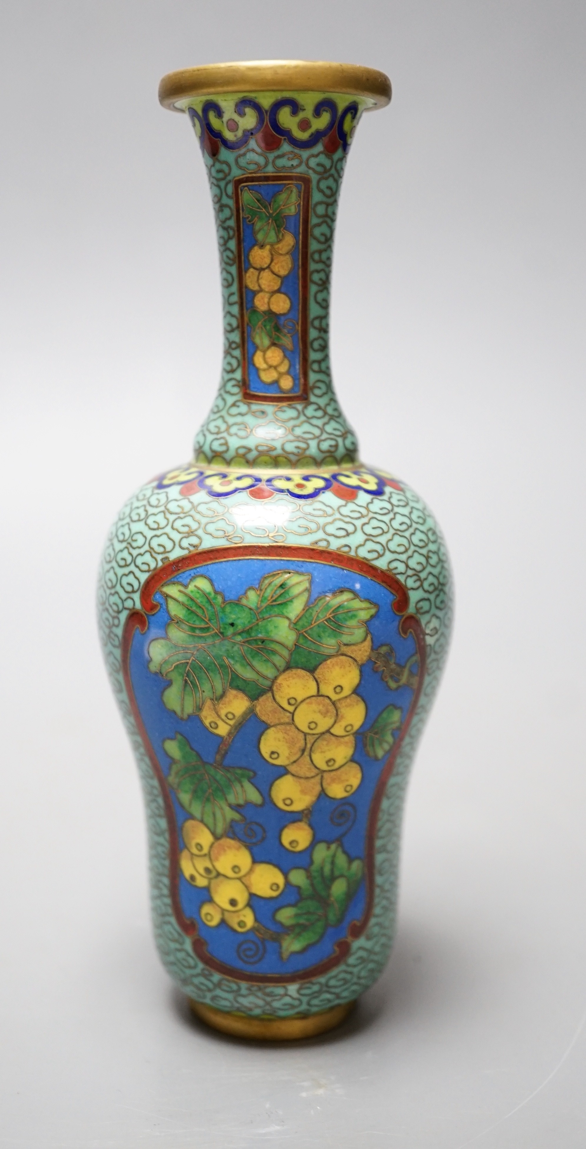 A small Chinese cloisonné enamel vase, 15.5cm